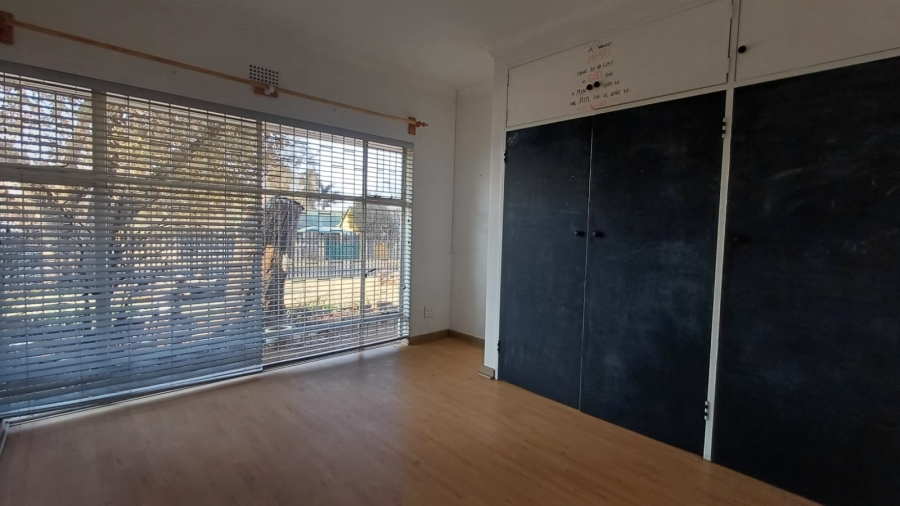 To Let 3 Bedroom Property for Rent in Raceview Gauteng