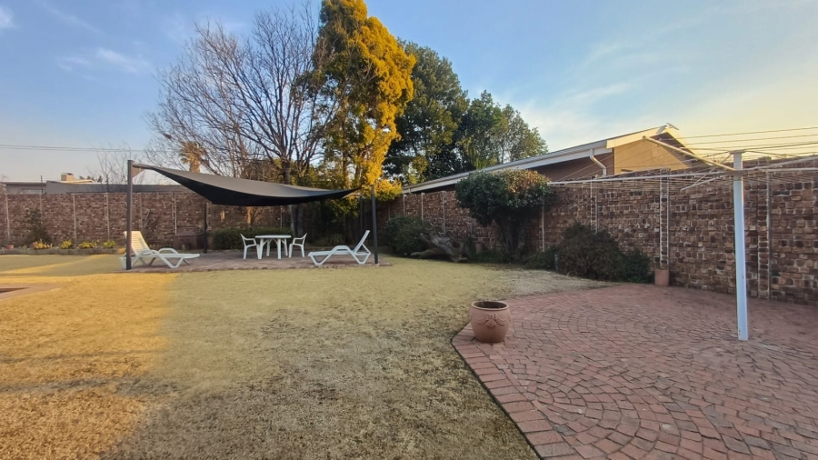 To Let 3 Bedroom Property for Rent in Raceview Gauteng