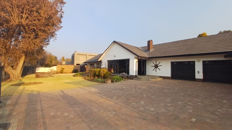 To Let 3 Bedroom Property for Rent in Raceview Gauteng