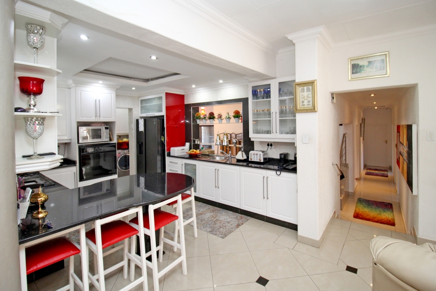 4 Bedroom Property for Sale in Crosby Gauteng