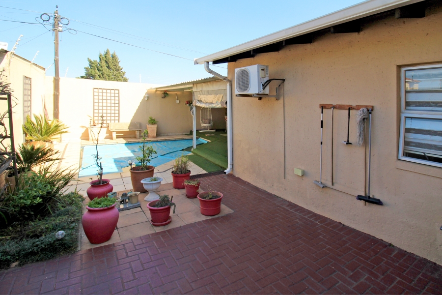 4 Bedroom Property for Sale in Crosby Gauteng