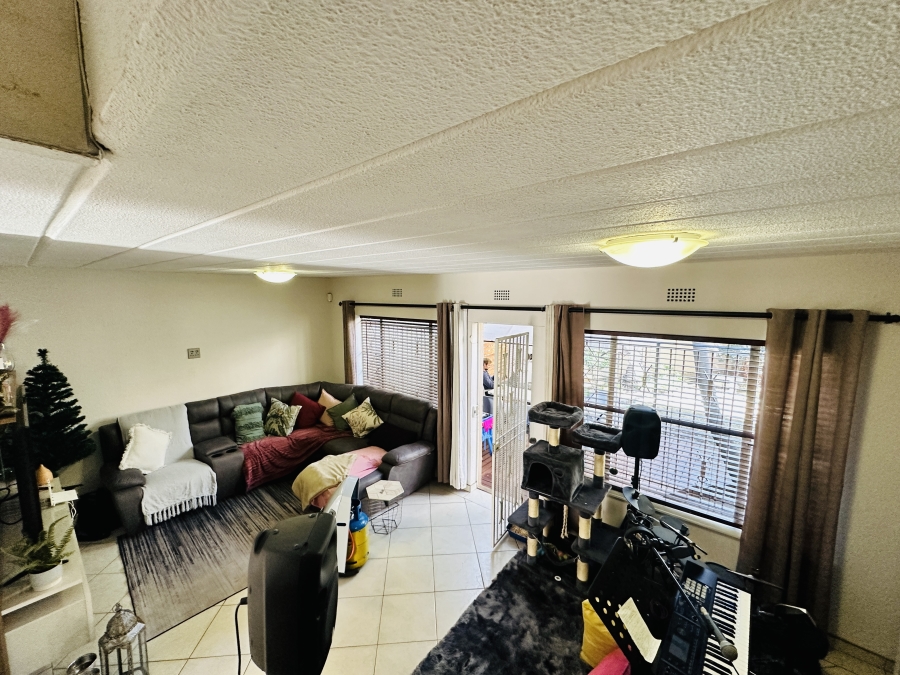 3 Bedroom Property for Sale in Verwoerdpark Gauteng