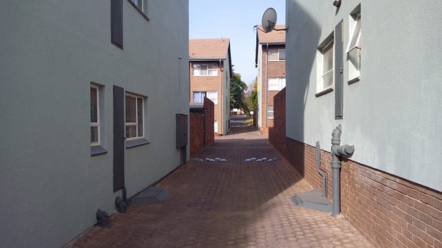 2 Bedroom Property for Sale in Linden Gauteng