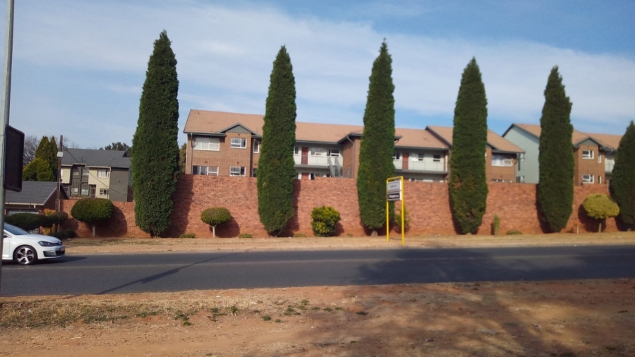 2 Bedroom Property for Sale in Linden Gauteng