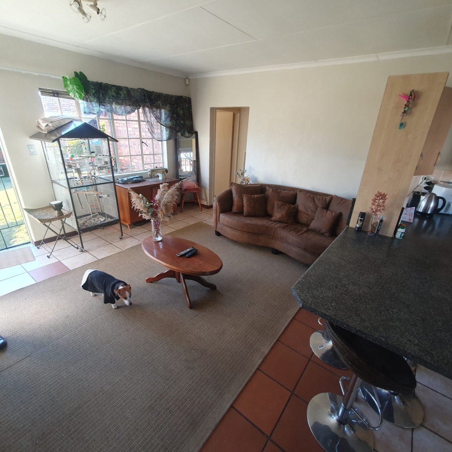 To Let 2 Bedroom Property for Rent in Magalieskruin Gauteng