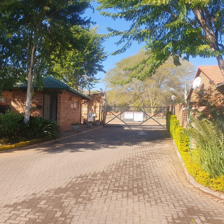 To Let 2 Bedroom Property for Rent in Magalieskruin Gauteng