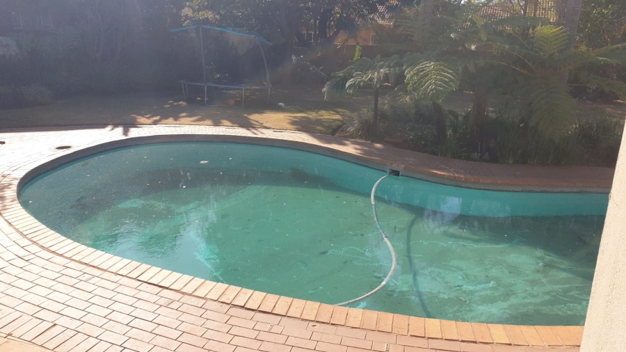 6 Bedroom Property for Sale in Florauna Gauteng