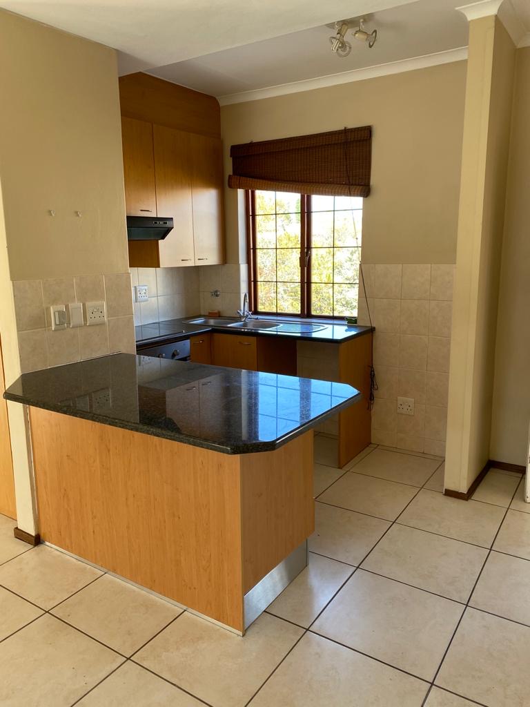 To Let 2 Bedroom Property for Rent in Bryanston Gauteng