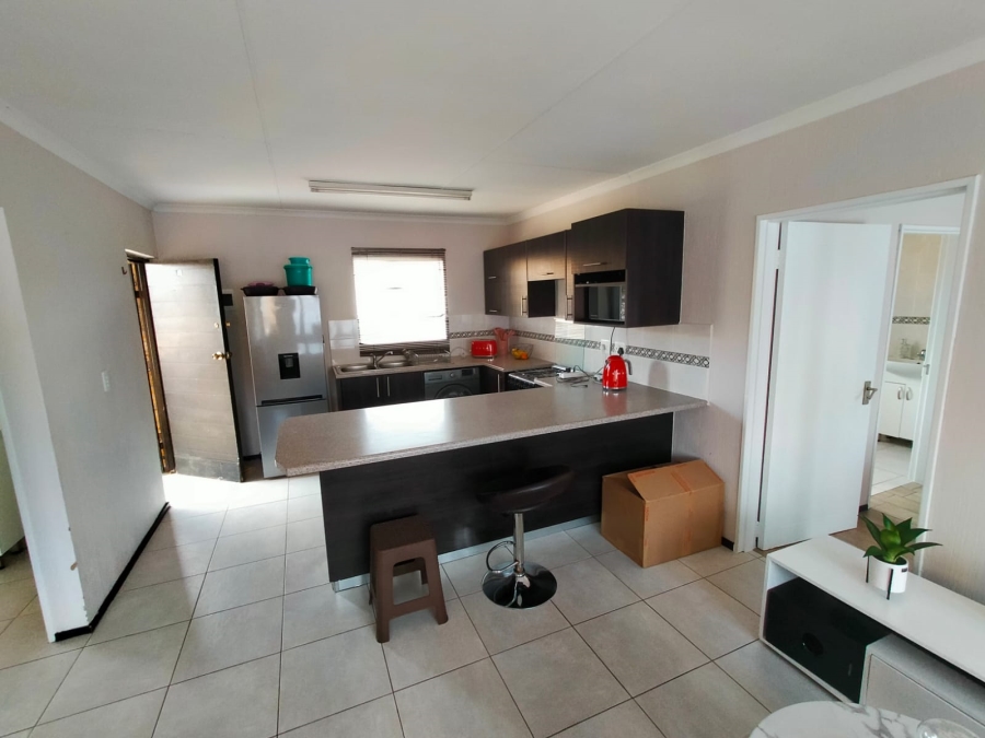 2 Bedroom Property for Sale in Honeypark Gauteng