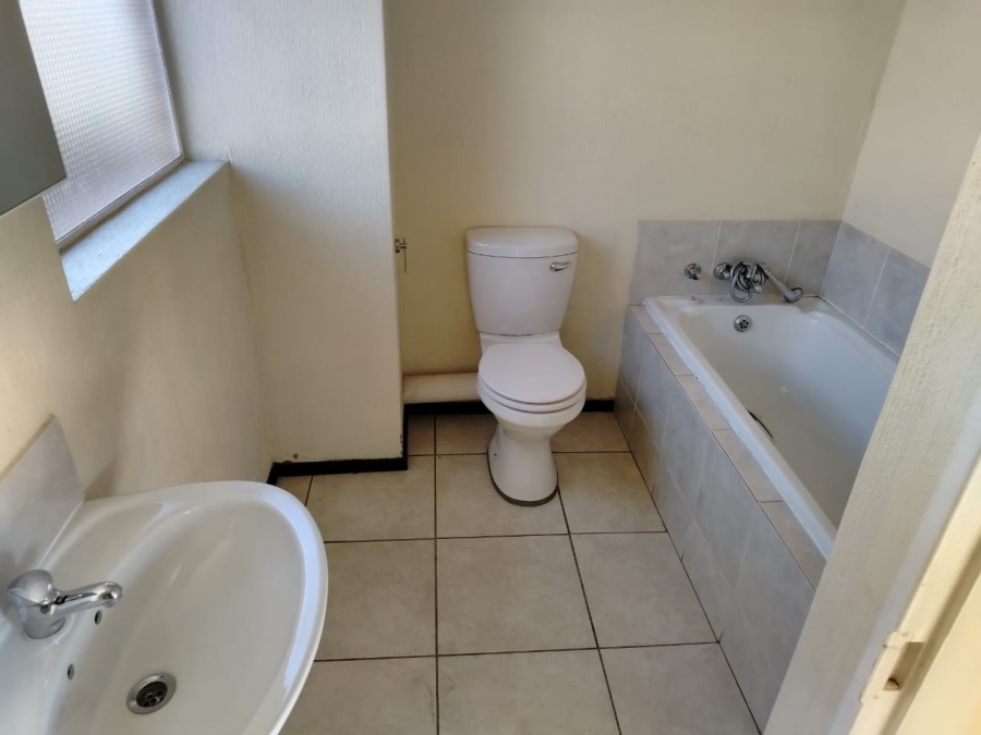 To Let 2 Bedroom Property for Rent in Honeydew Gauteng