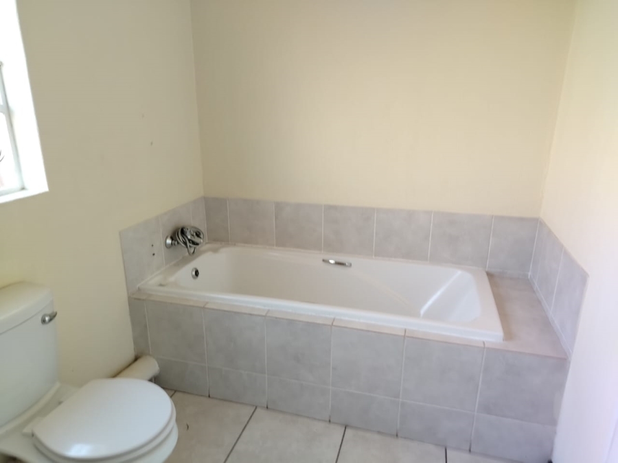 To Let 2 Bedroom Property for Rent in Honeydew Gauteng