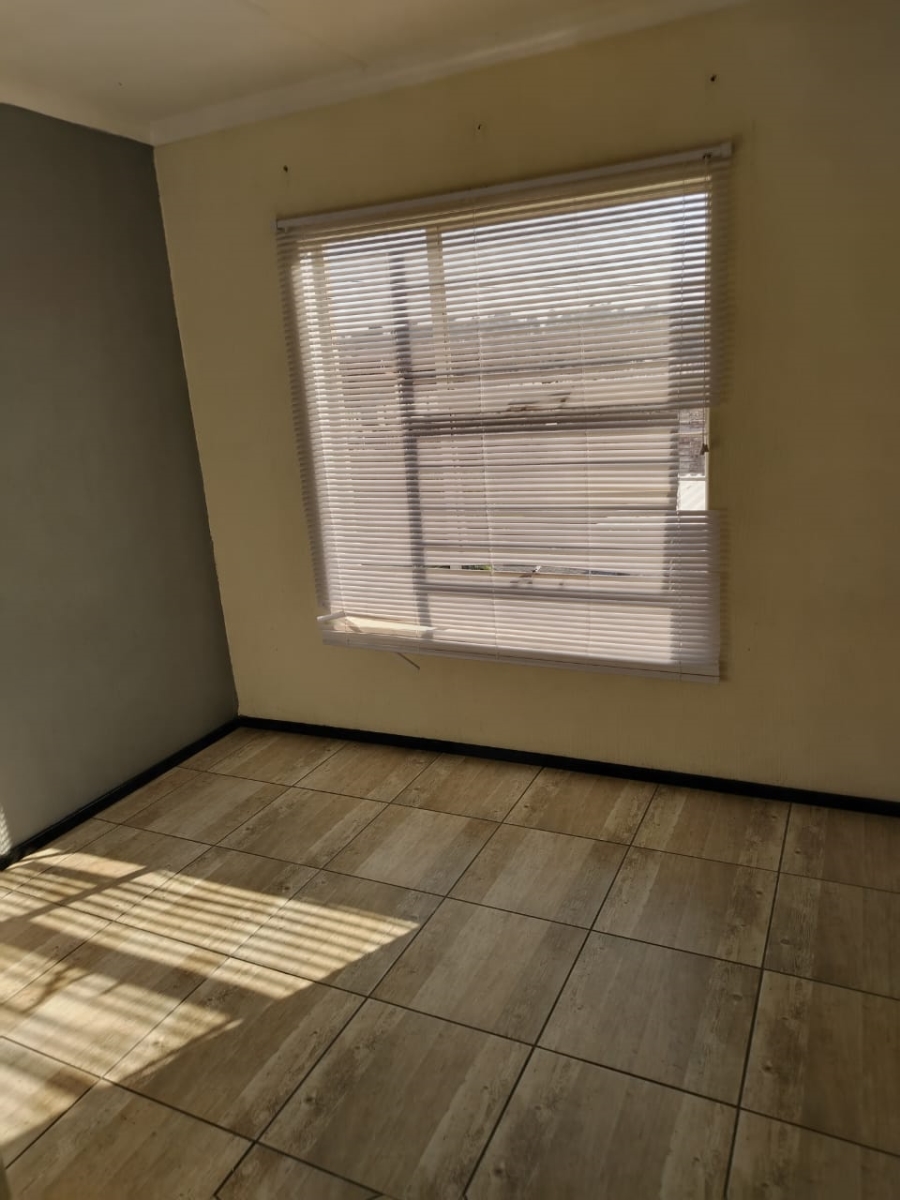 To Let 2 Bedroom Property for Rent in Honeydew Gauteng