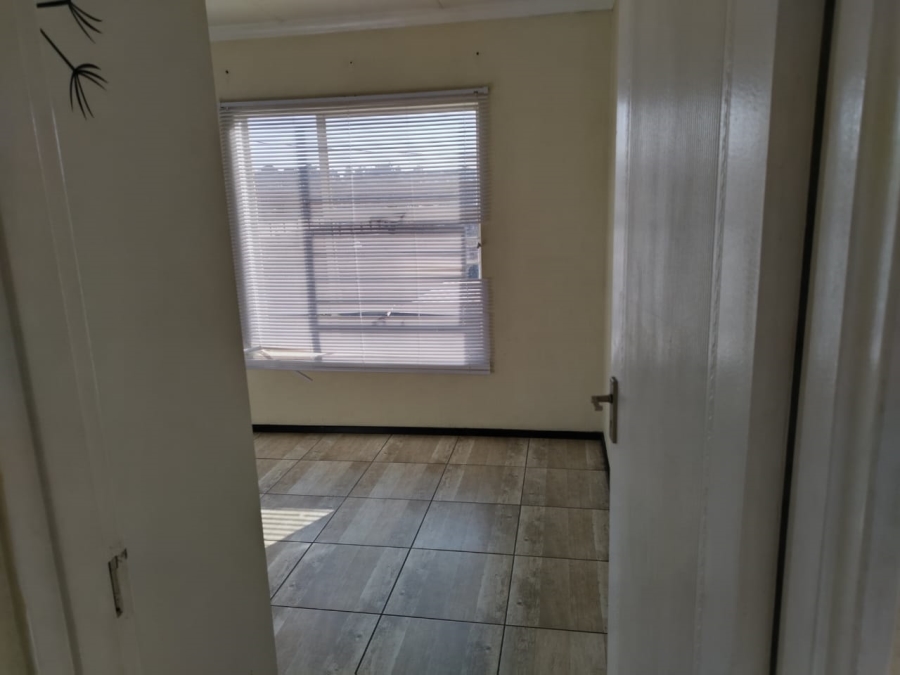 To Let 2 Bedroom Property for Rent in Honeydew Gauteng