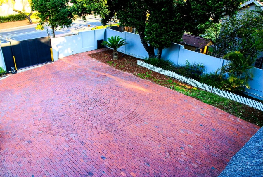 4 Bedroom Property for Sale in Lonehill Gauteng