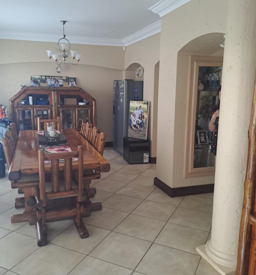 4 Bedroom Property for Sale in Faerie Glen Gauteng