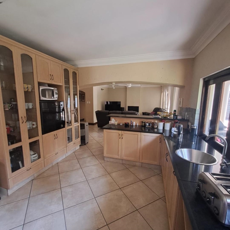 4 Bedroom Property for Sale in Faerie Glen Gauteng