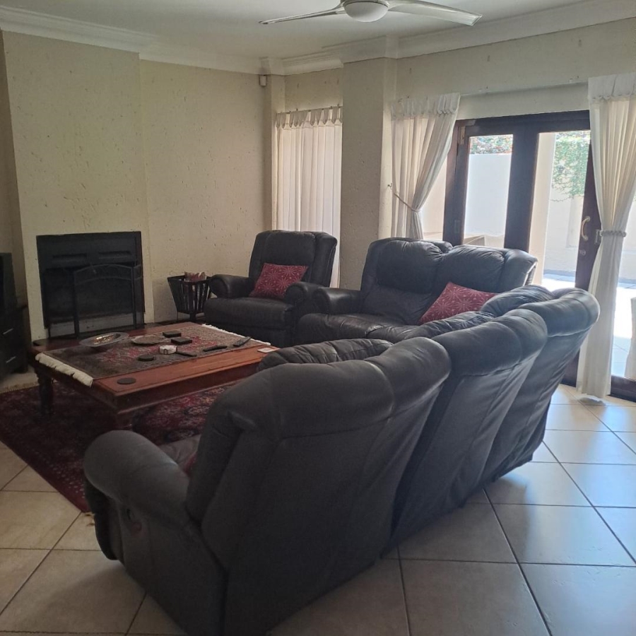 4 Bedroom Property for Sale in Faerie Glen Gauteng