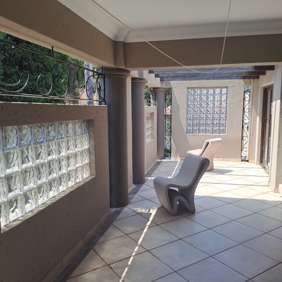 4 Bedroom Property for Sale in Faerie Glen Gauteng