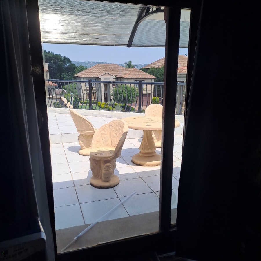 4 Bedroom Property for Sale in Faerie Glen Gauteng