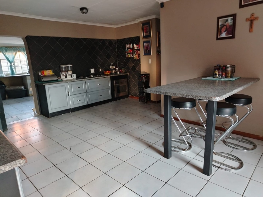 4 Bedroom Property for Sale in Doornpoort Gauteng