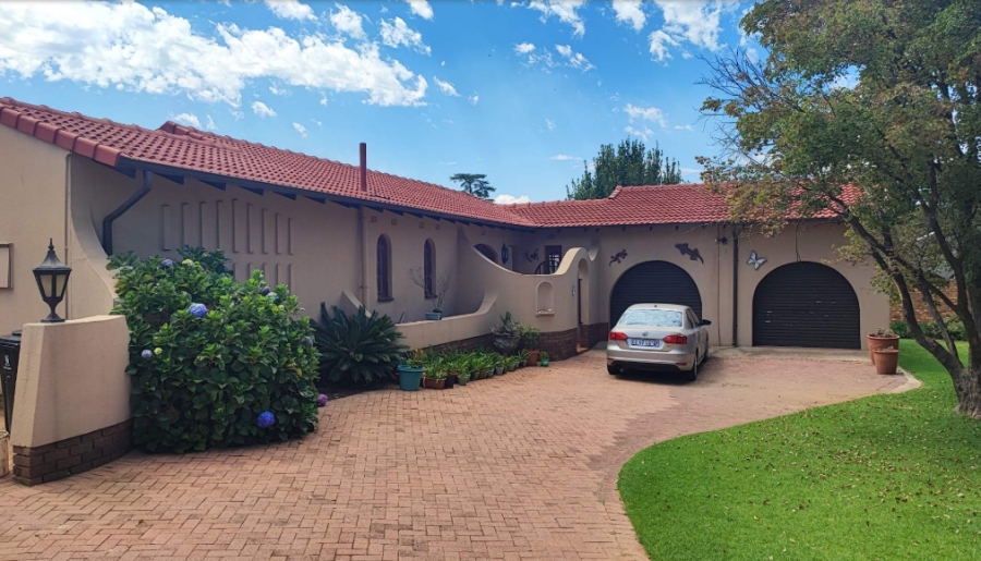 3 Bedroom Property for Sale in Brackenhurst Gauteng