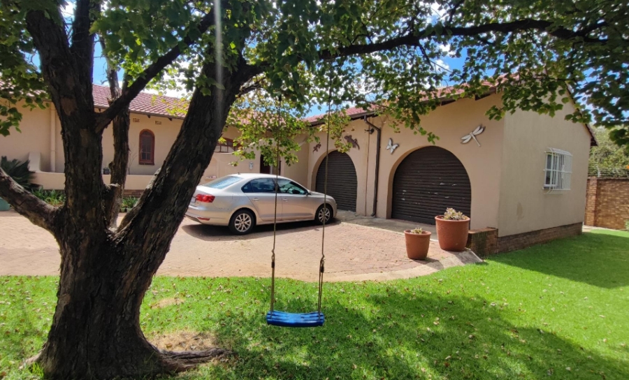 3 Bedroom Property for Sale in Brackenhurst Gauteng