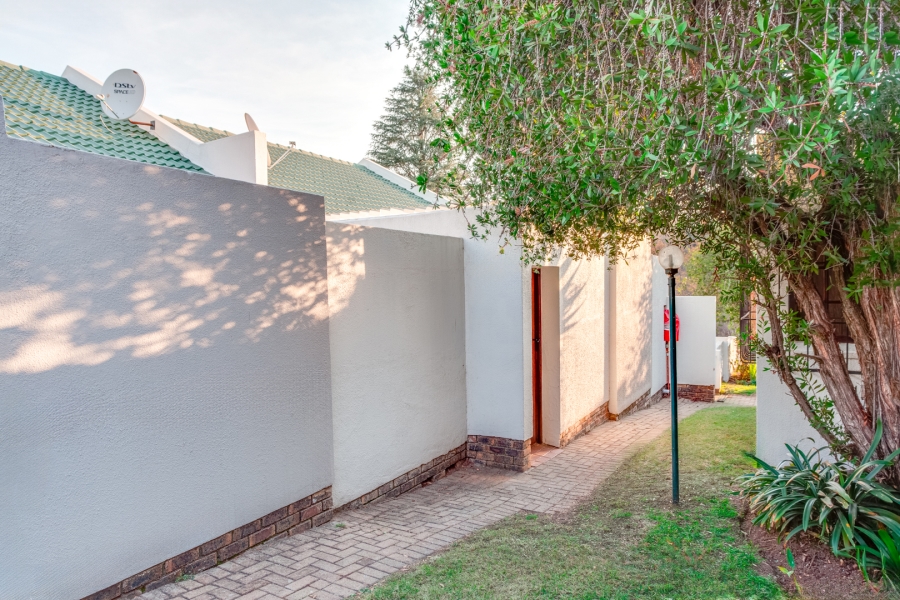 2 Bedroom Property for Sale in Paulshof Gauteng