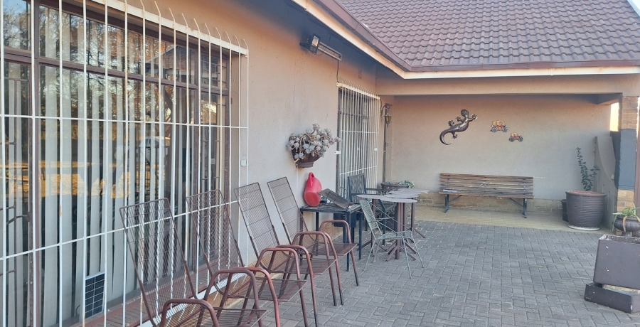 3 Bedroom Property for Sale in Bloempark Gauteng