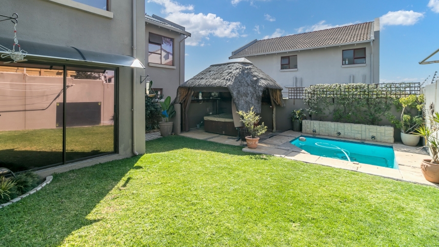 3 Bedroom Property for Sale in North Riding Gauteng