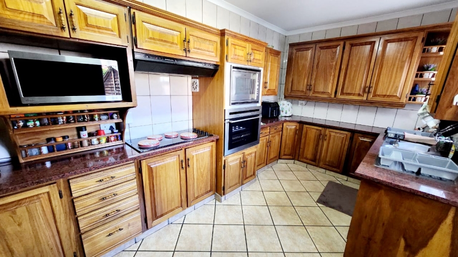 4 Bedroom Property for Sale in Wierda Park Gauteng