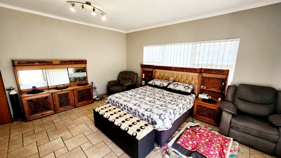 4 Bedroom Property for Sale in Wierda Park Gauteng