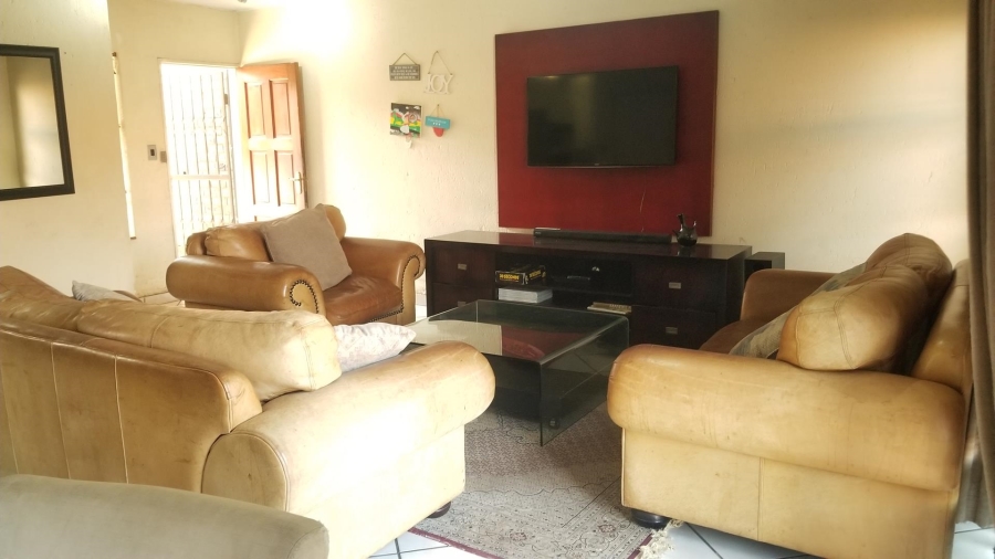 3 Bedroom Property for Sale in Buccleuch Gauteng