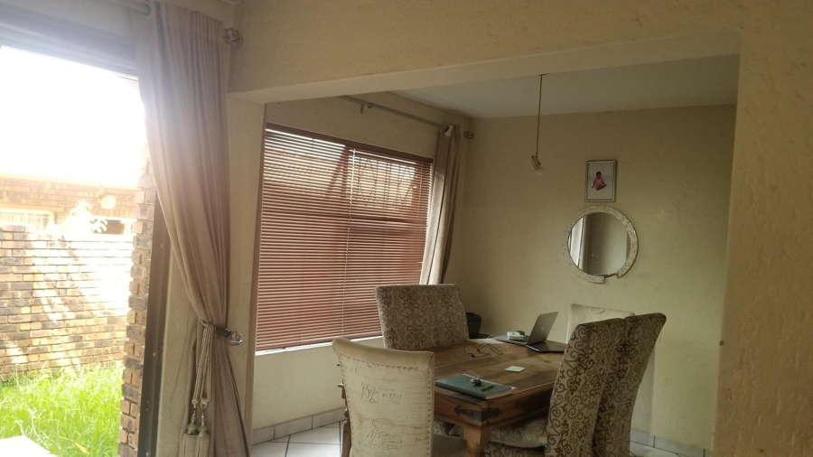 3 Bedroom Property for Sale in Buccleuch Gauteng