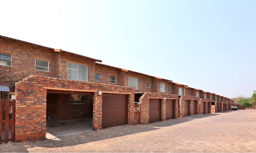 3 Bedroom Property for Sale in Buccleuch Gauteng