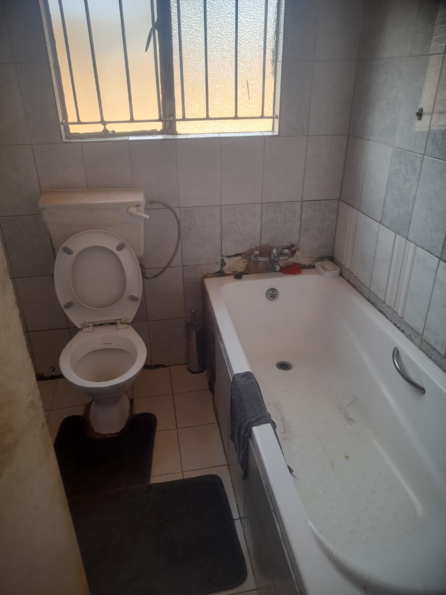 2 Bedroom Property for Sale in Lawley Gauteng