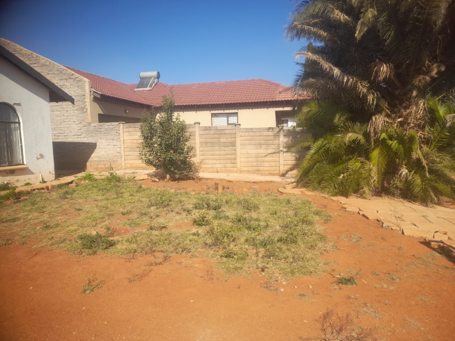 2 Bedroom Property for Sale in Lawley Gauteng