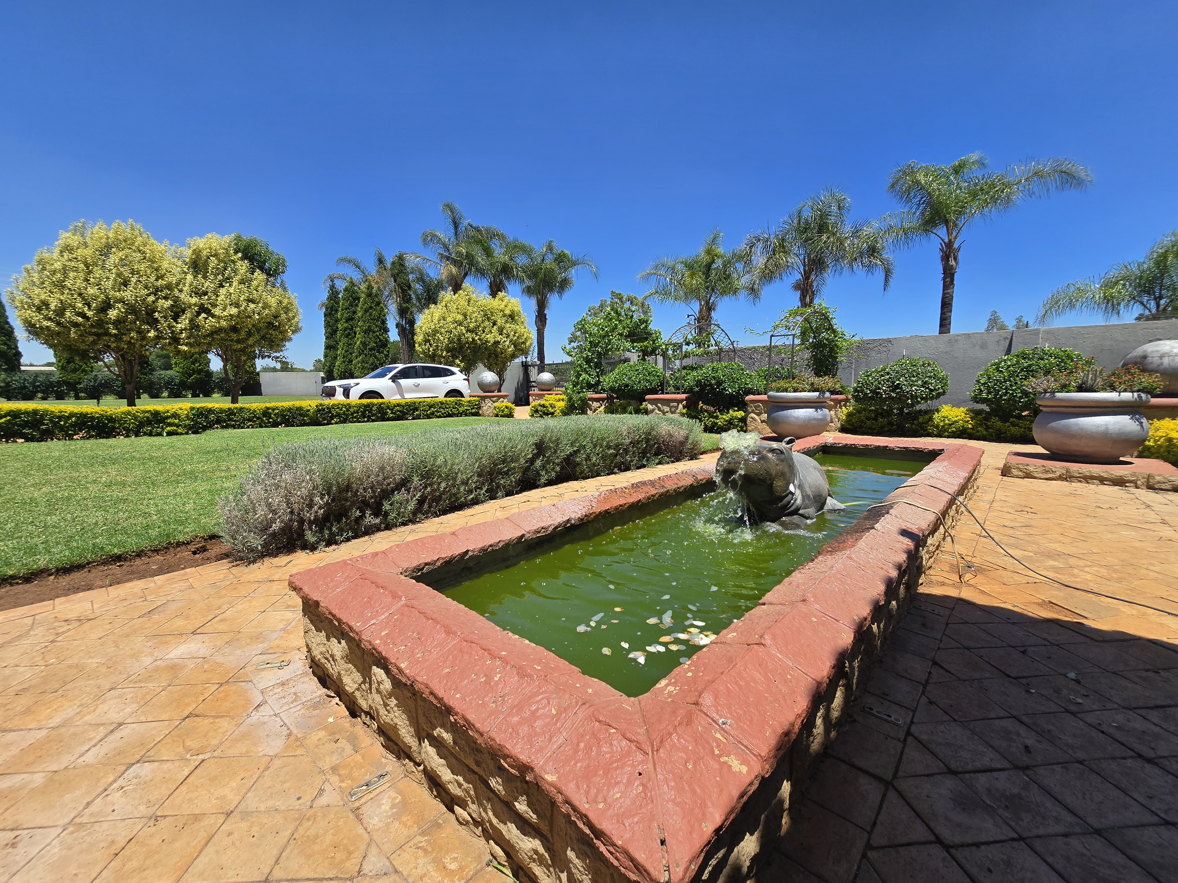 5 Bedroom Property for Sale in Kameeldrift East Gauteng