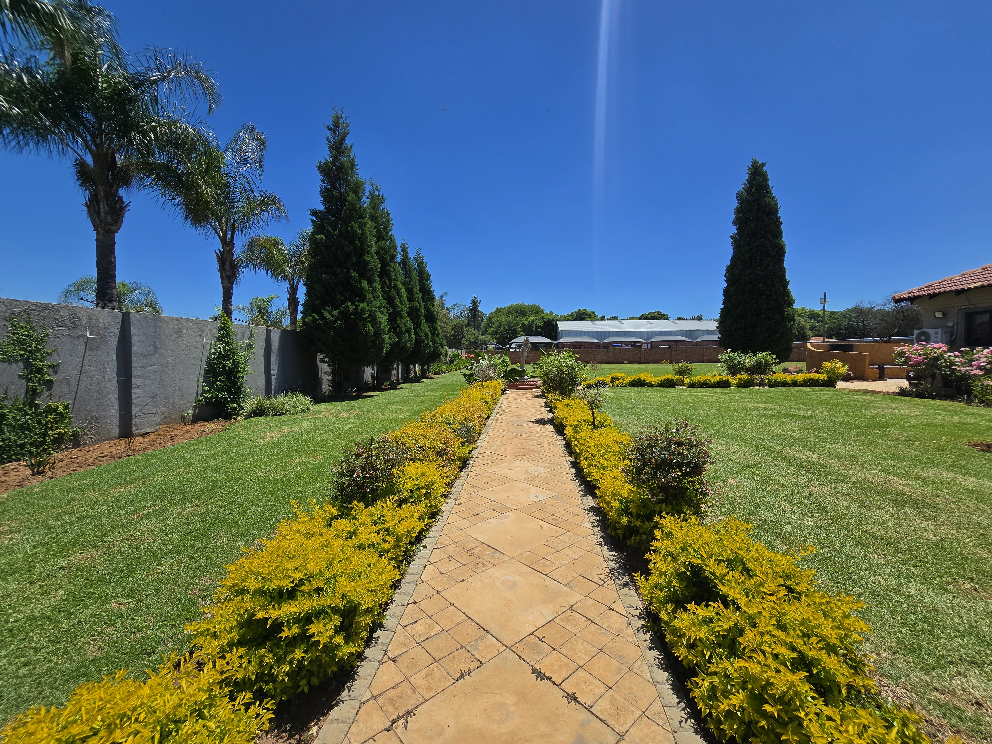 5 Bedroom Property for Sale in Kameeldrift East Gauteng