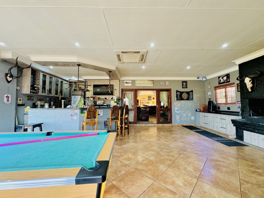 5 Bedroom Property for Sale in Kameeldrift East Gauteng