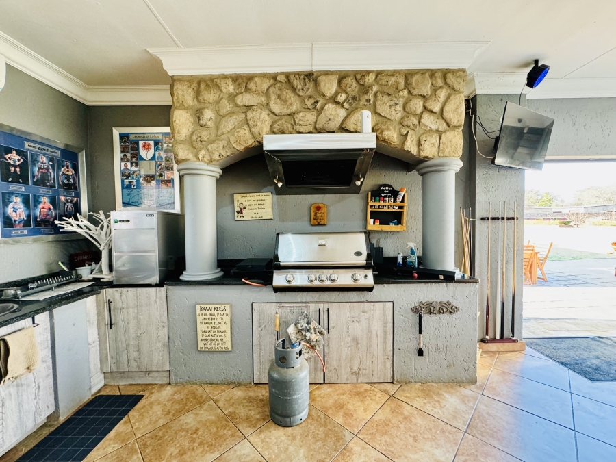5 Bedroom Property for Sale in Kameeldrift East Gauteng