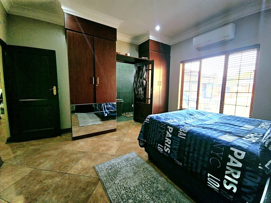 5 Bedroom Property for Sale in Kameeldrift East Gauteng