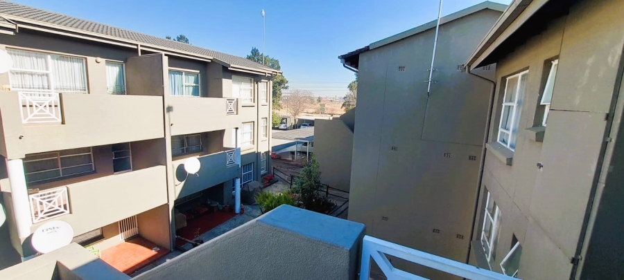 2 Bedroom Property for Sale in Peacehaven Gauteng