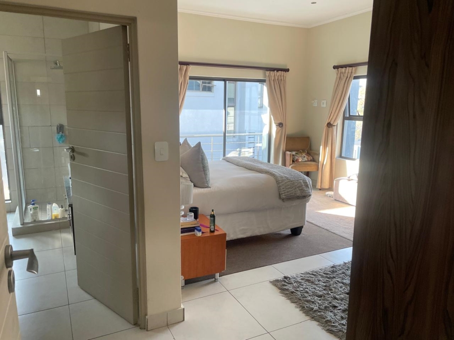 To Let 4 Bedroom Property for Rent in Bryanston Gauteng