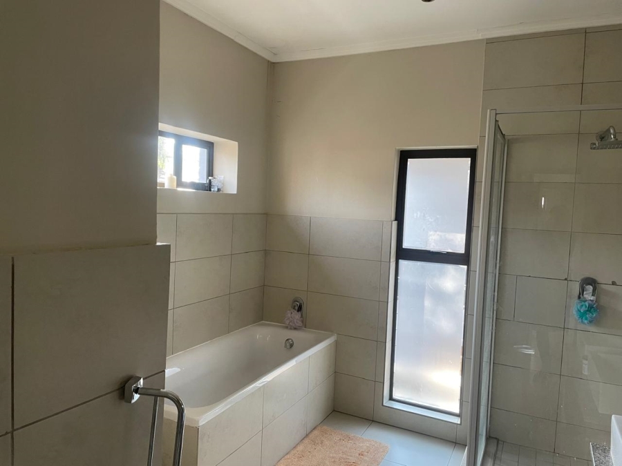 To Let 4 Bedroom Property for Rent in Bryanston Gauteng