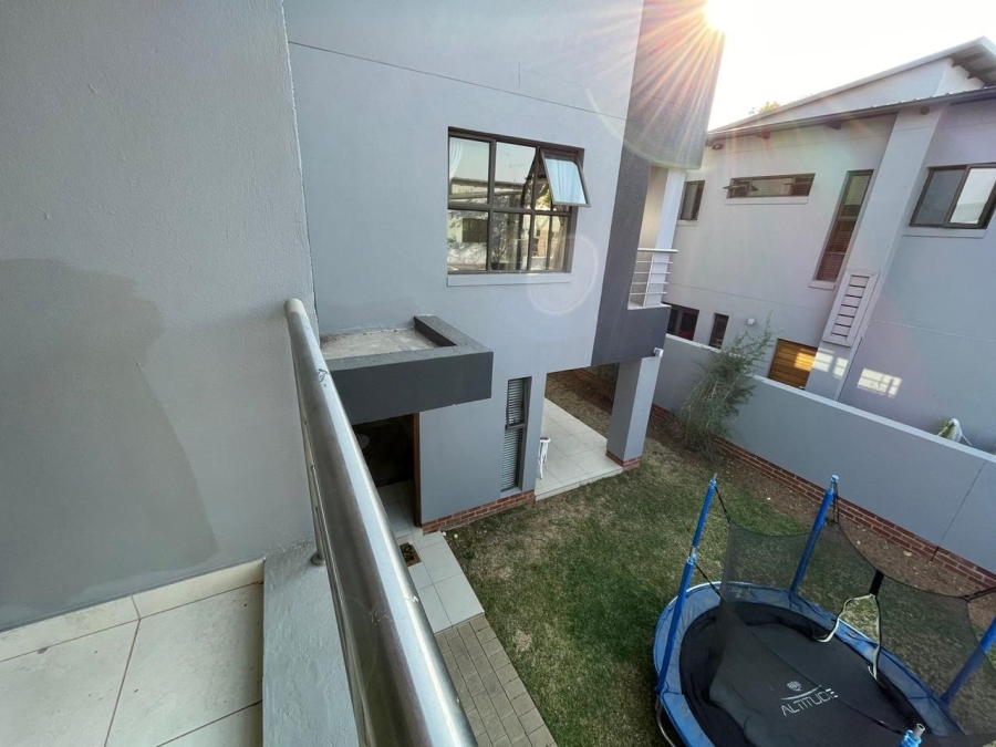 To Let 4 Bedroom Property for Rent in Bryanston Gauteng