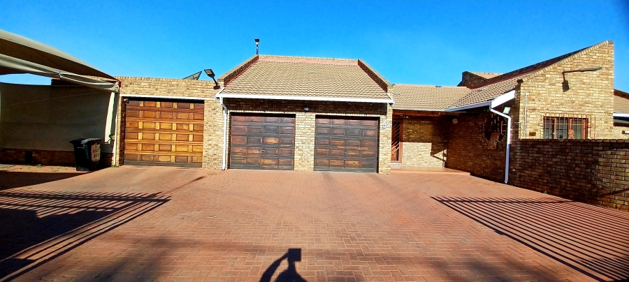 4 Bedroom Property for Sale in New State Areas Gauteng