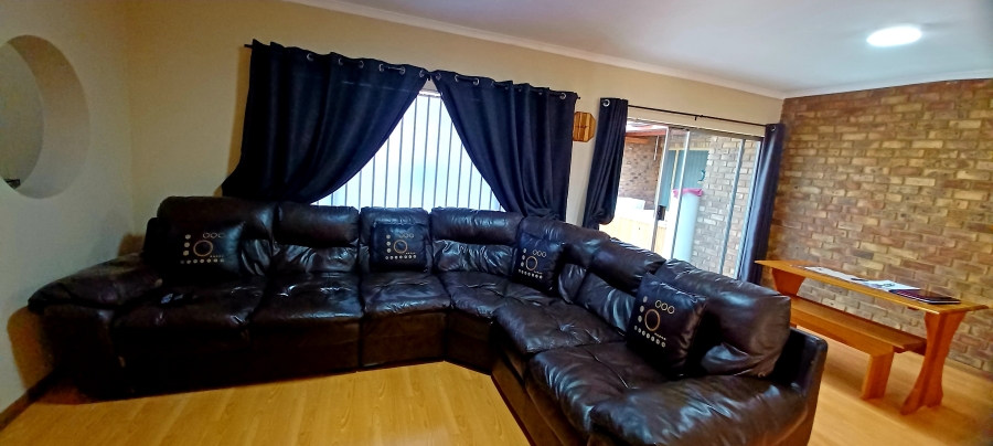 4 Bedroom Property for Sale in New State Areas Gauteng