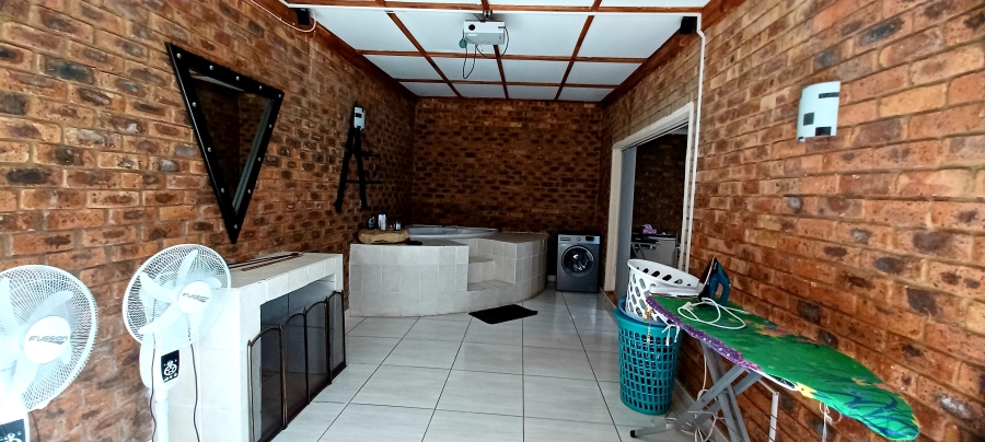 4 Bedroom Property for Sale in New State Areas Gauteng