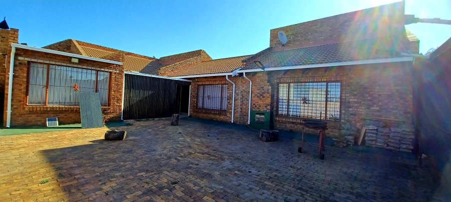 4 Bedroom Property for Sale in New State Areas Gauteng