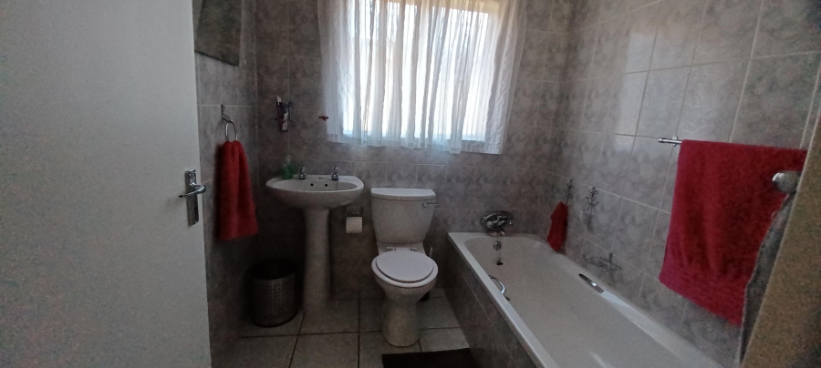 3 Bedroom Property for Sale in New State Areas Gauteng